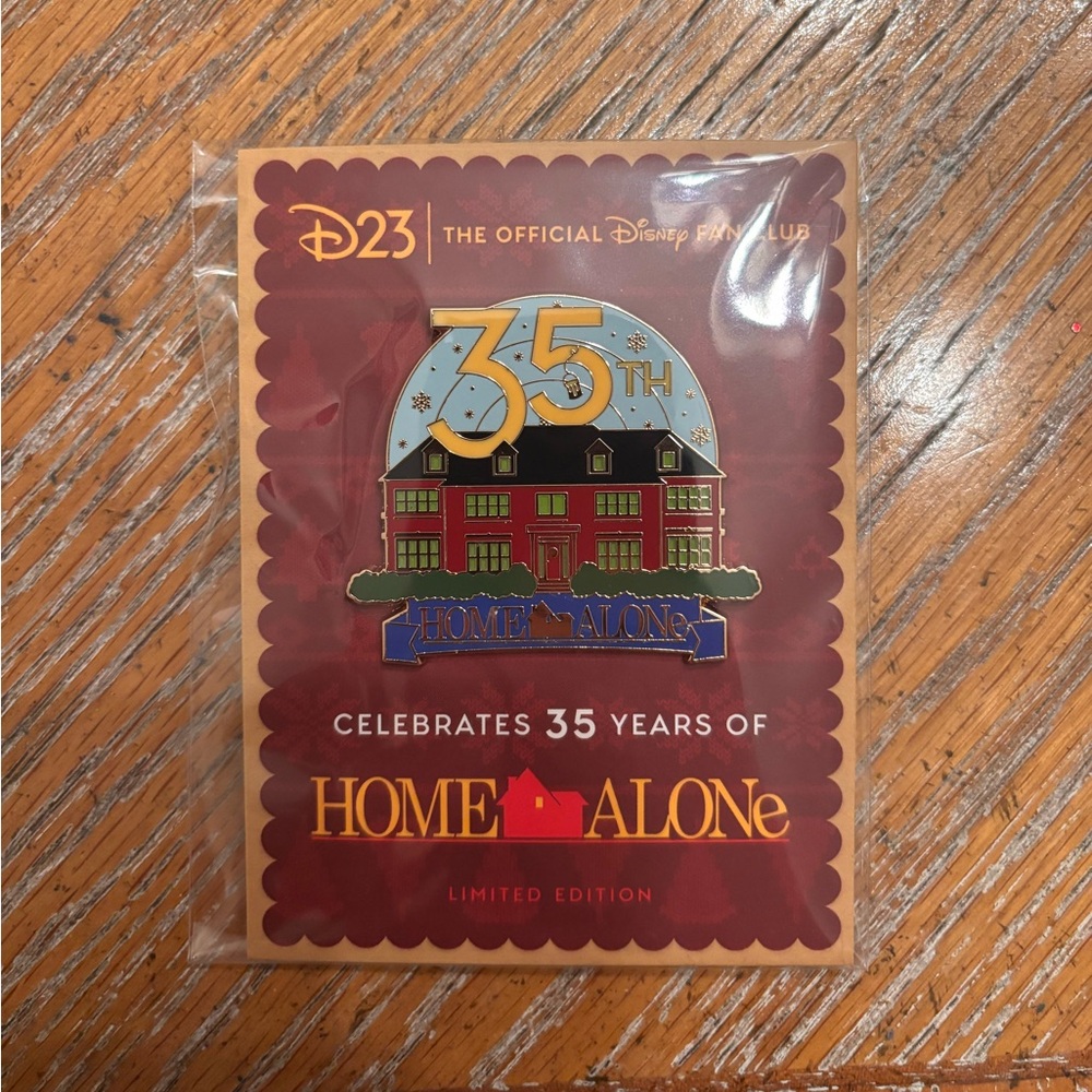 Disney D23 Exclusive Home Alone 35th Anniversary Pin Limited Edition NEW